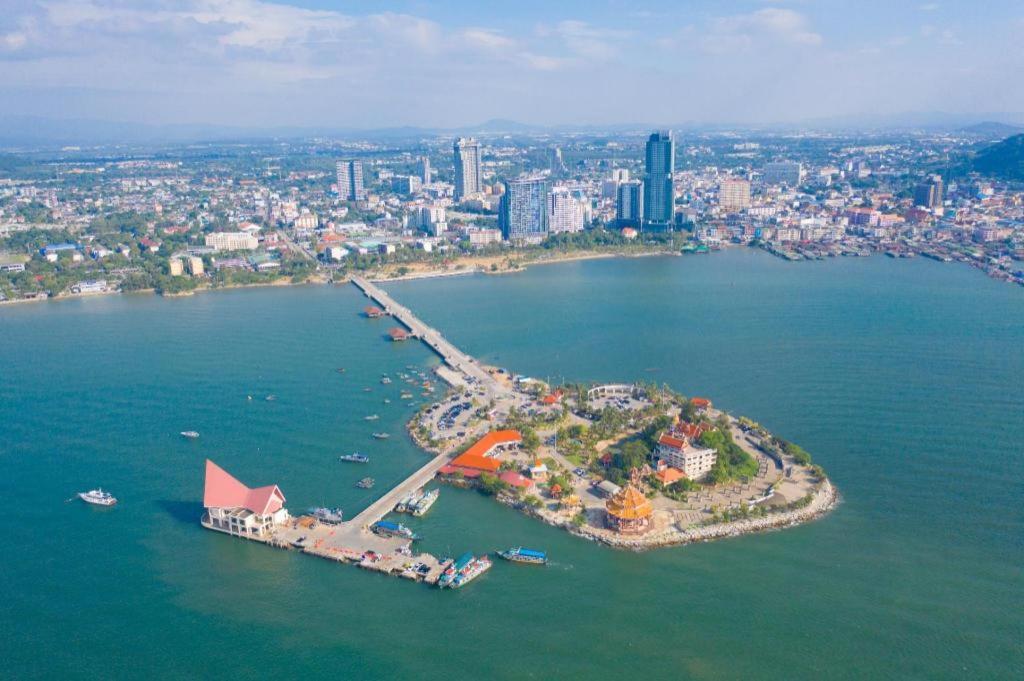 The Avail Hotel Phranakhonszi Ajutthaja Kültér fotó