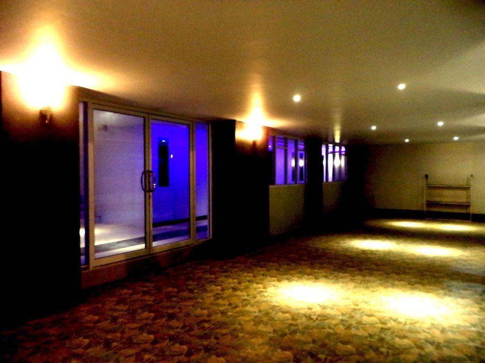 The Avail Hotel Phranakhonszi Ajutthaja Kültér fotó