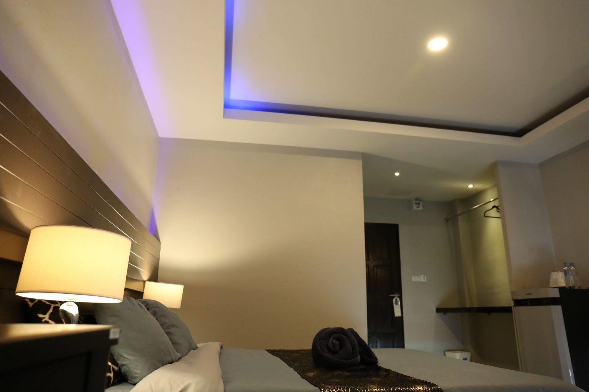 The Avail Hotel Phranakhonszi Ajutthaja Kültér fotó