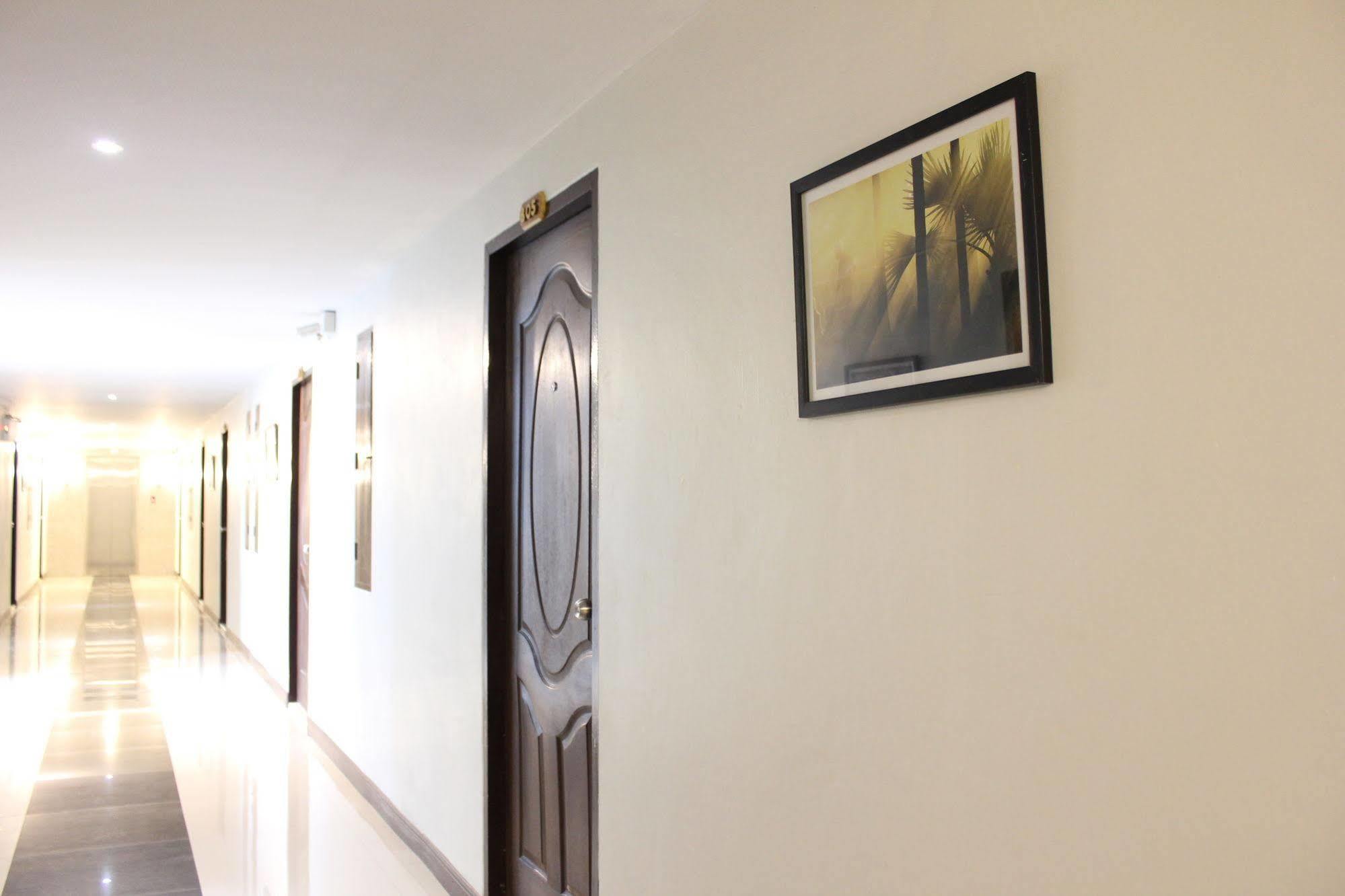 The Avail Hotel Phranakhonszi Ajutthaja Kültér fotó